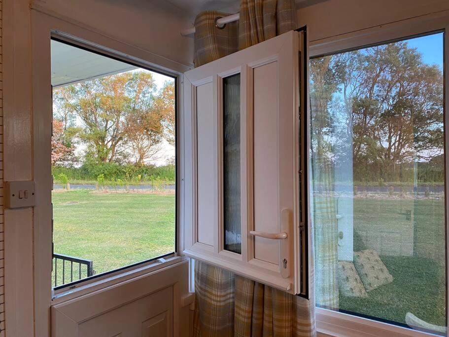 East Coast Chalets, Bee'S Knees @ California Sands Scratby Bagian luar foto