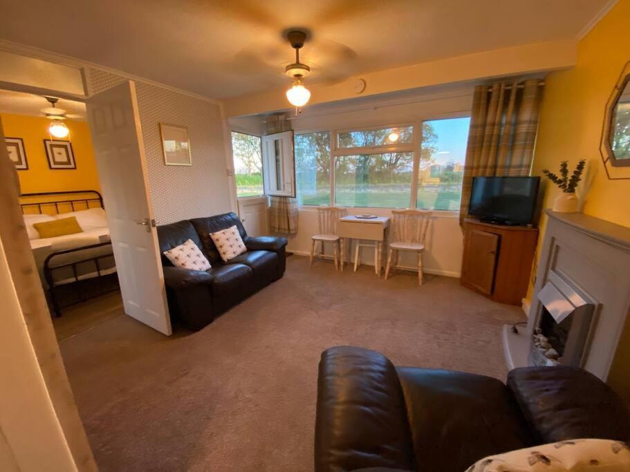 East Coast Chalets, Bee'S Knees @ California Sands Scratby Bagian luar foto